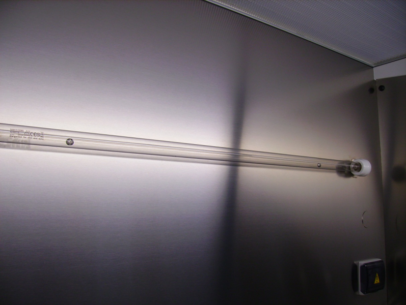 固定在后壁可选的紫外灯