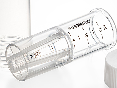截留分子量标识和体积刻度丝印在过滤器侧面，便于识别